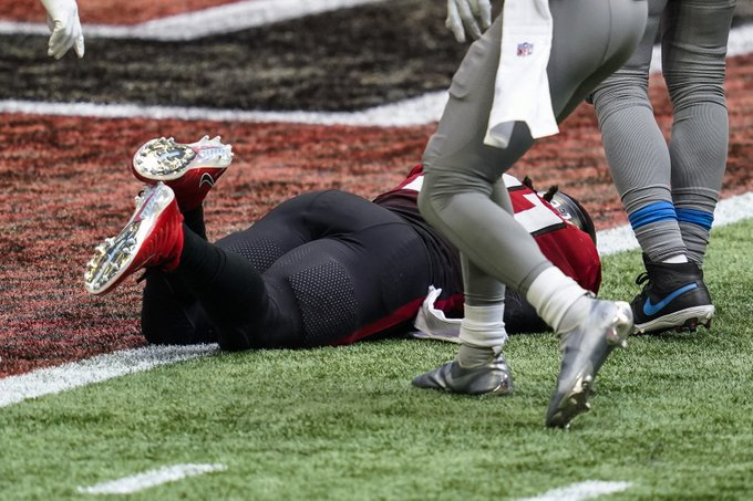 苹果手机-猎鹰主场苦战输球，季后赛形势严峻的简单介绍