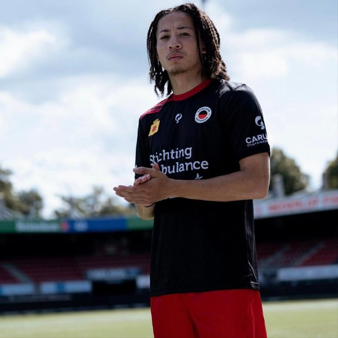 官网入口-阿贾克斯中场当选队长,积极带领球队进攻