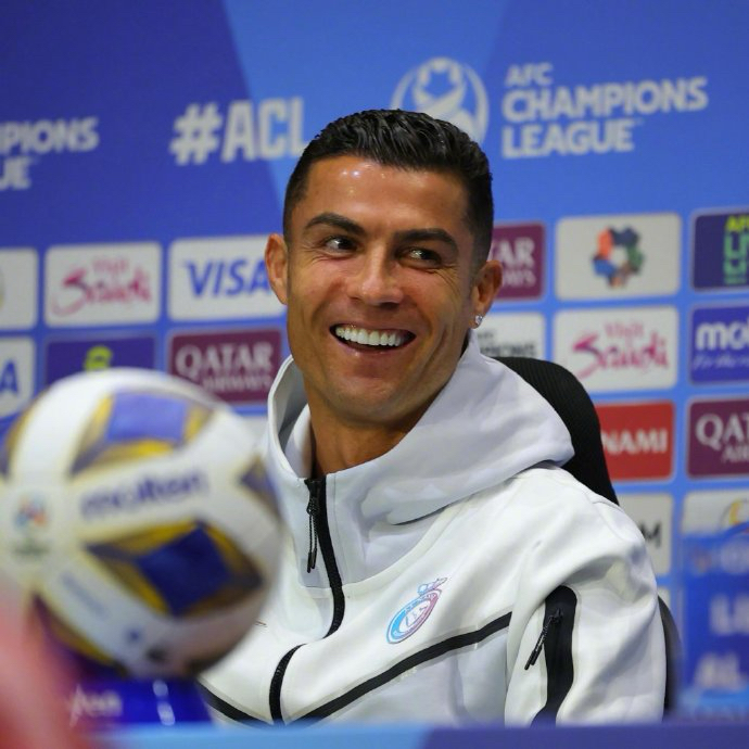 苹果手机-湖北队取得胜利晋级，赢得关键战(五个湖北系列赛事)